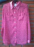 Camisa rosa pink com estampa de caveirinha